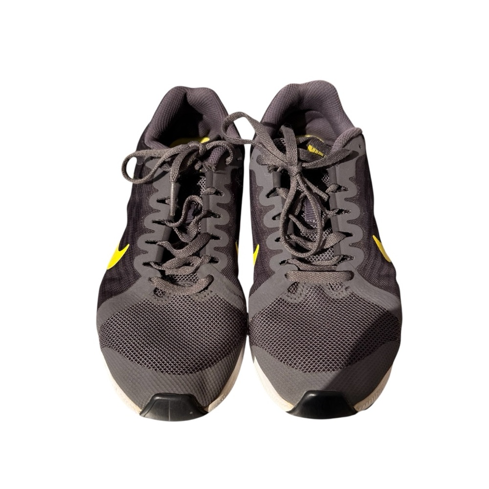 Gray Nike Downshifter 8 Sneakers Shoes - Picture 2 of 6